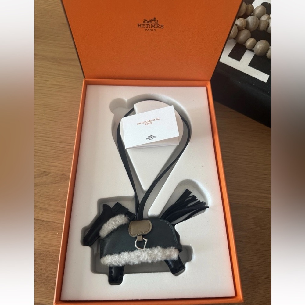 Hermès Pegase 2025 Milo & Merinos Wool Rodeo Robeo Plush PM Charm